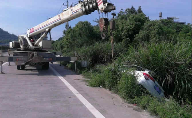 怀柔区重载吊车救援 怀柔区重载吊车救援